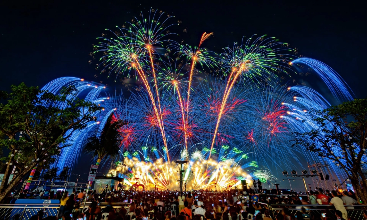 Royal Pyrotechnie19